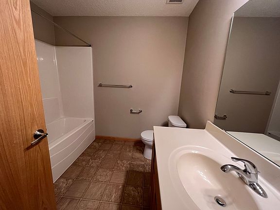 5th image of 337A Williamsburg Pl