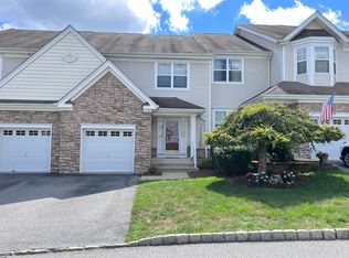 14 Lodgepole Ln, Hamburg, NJ 07419
