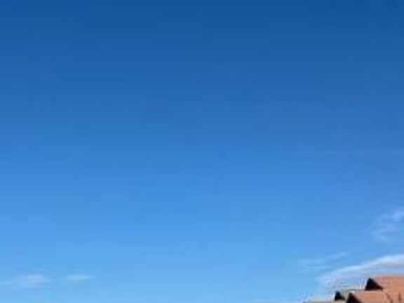 Exterior Neighborhood (street photo)