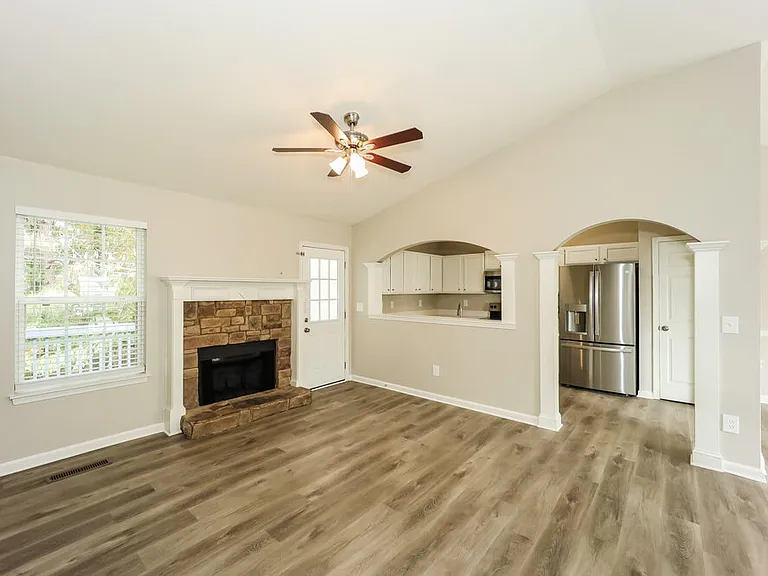 575 Sycamore Dr — Photo 6
