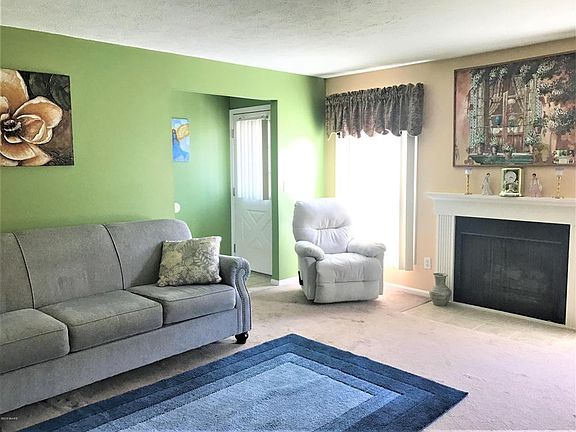 3rd image of 3071 Sturgeon Bay Ave