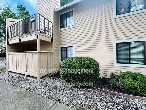 3rd image of 7445 Auburn Oaks Ct APT K