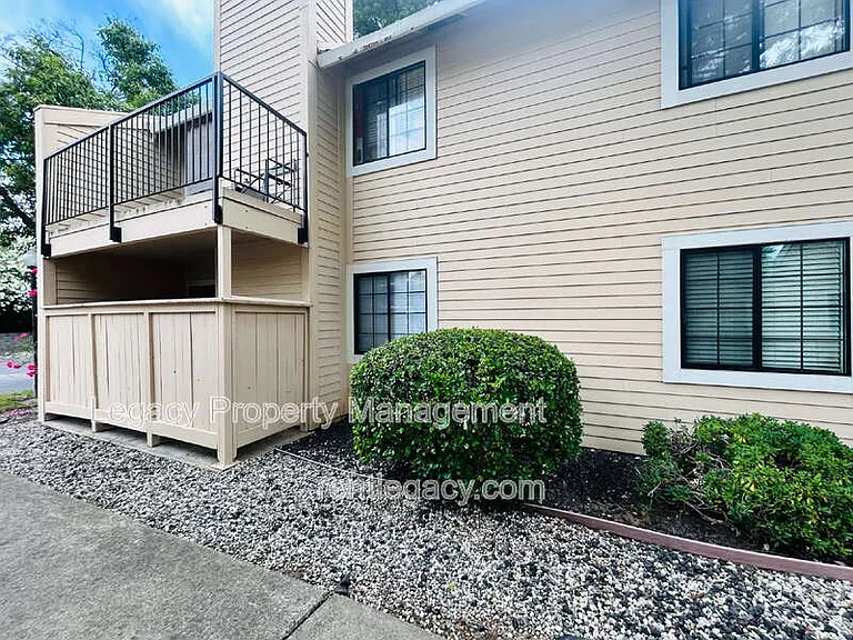 7445 Auburn Oaks Ct #K — Photo 3