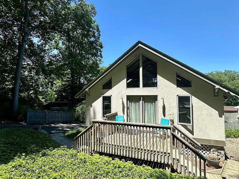 2127 Highland Ave — Photo 1