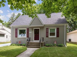 3313 Monroe St, Two Rivers, WI 54241