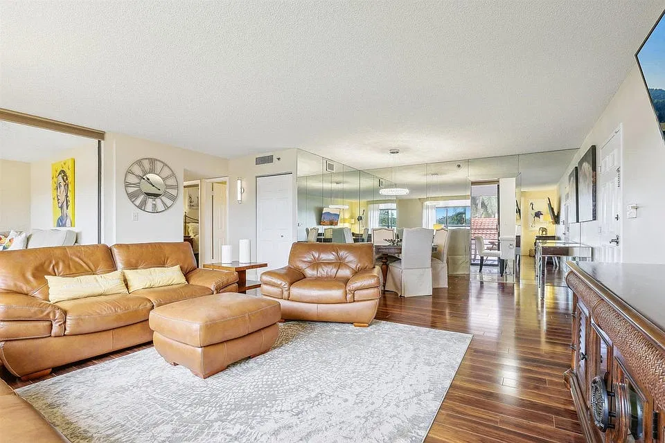 7153 Promenade Dr — Photo 4
