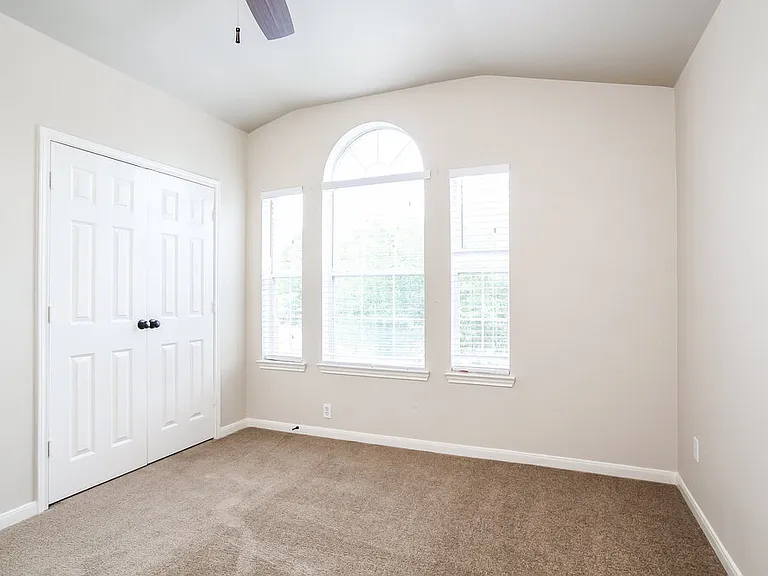 14819 Olde Manor Ln — Photo 11