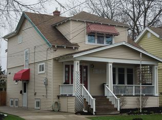 32 Woodlawn Ave, Lancaster, NY 14086