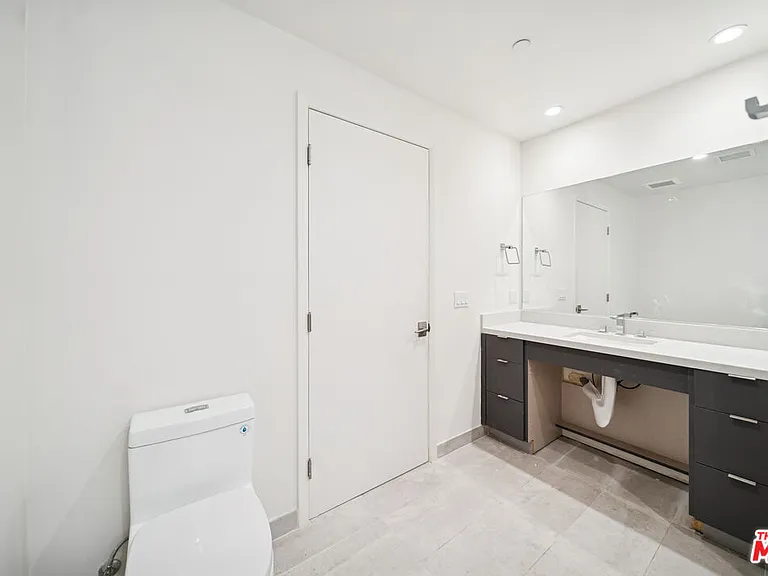 1051 S Corning St #103 — Photo 19