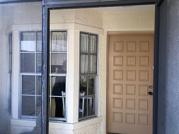 2nd image of 1084 Seville Dr