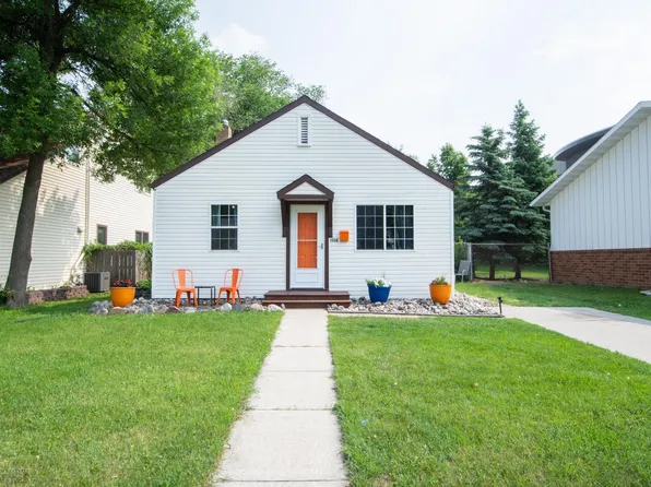 1530 11th Ave S, Fargo, ND 58103