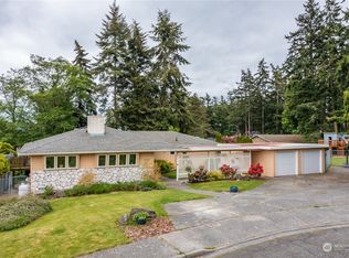 1385 SW Leschi Dr, Oak Harbor, WA
