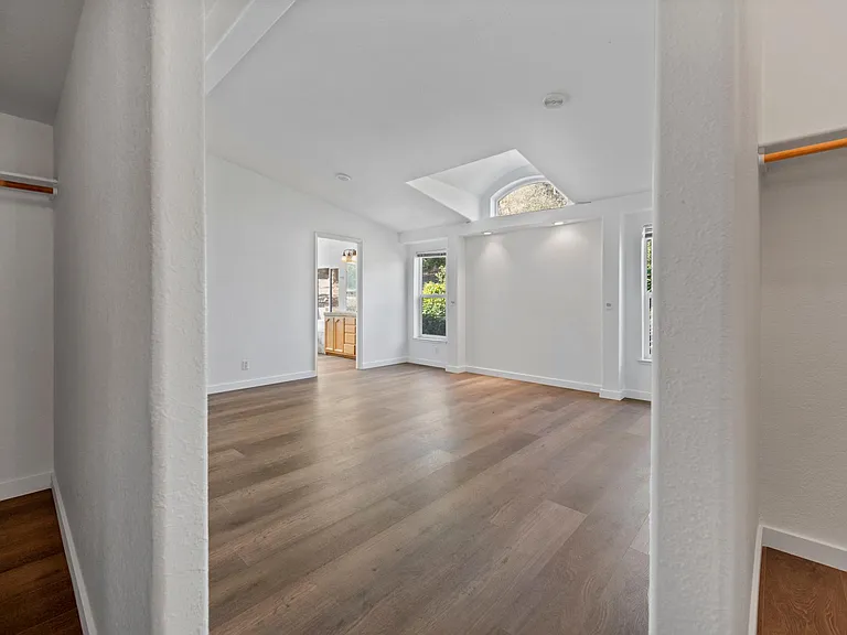 1057 E La Loma Ave — Photo 27
