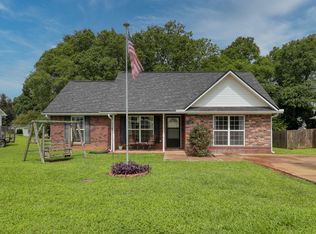 1944 Fieldstone Dr, Columbia, TN 38401