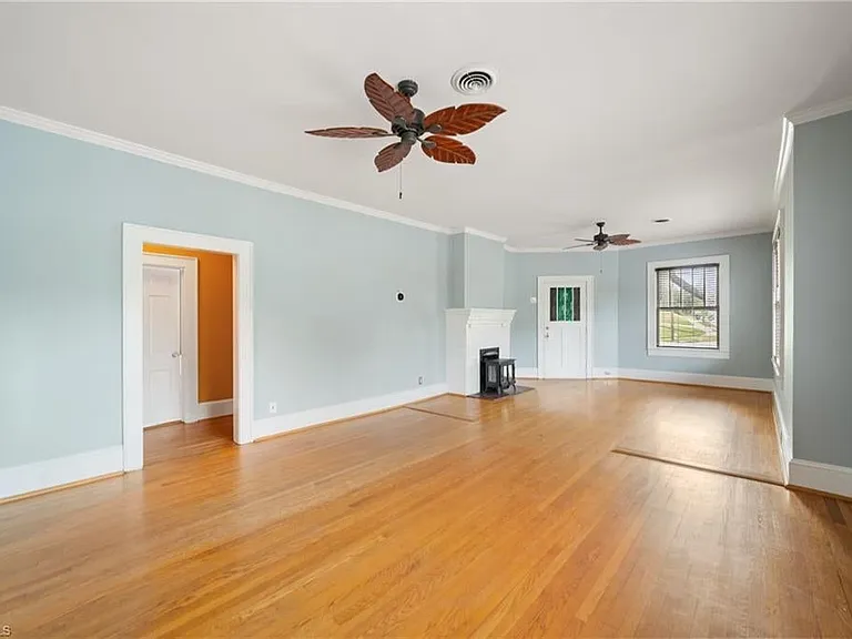 2083 Elizabeth Ave — Photo 6