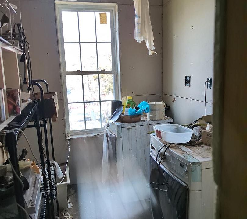 1st image of 1440 C St SE