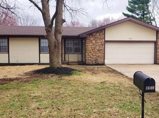 3600 S Walnut Hill Dr, Springfield, MO 65807