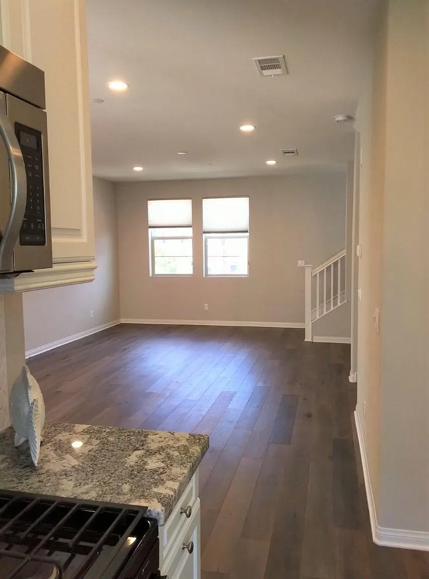 2 bed, 2.5 bath, 1306 sqft, $3,700 — Photo 4
