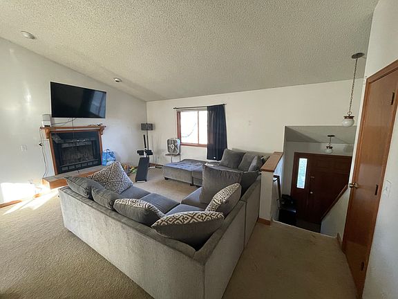 5th image of 740 Bella Vista Dr