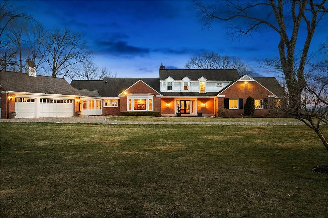 300 Glen Laurel Ln photo 1