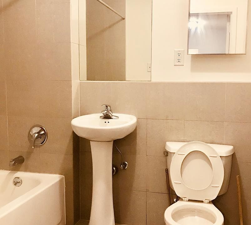 2nd image of 1765 Townsend Ave APT 7G