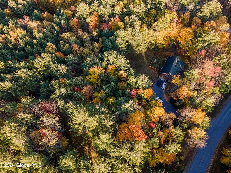 3rd image of 20 Wrights Farm Road