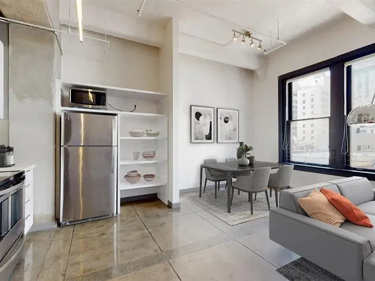 The Broadway Lofts — Photo 23