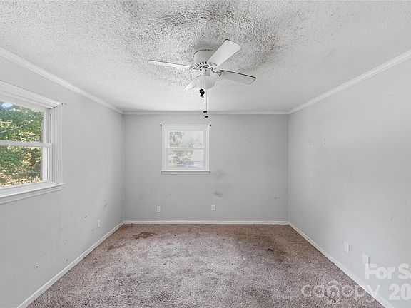 4th image of 151 Redwood Ln