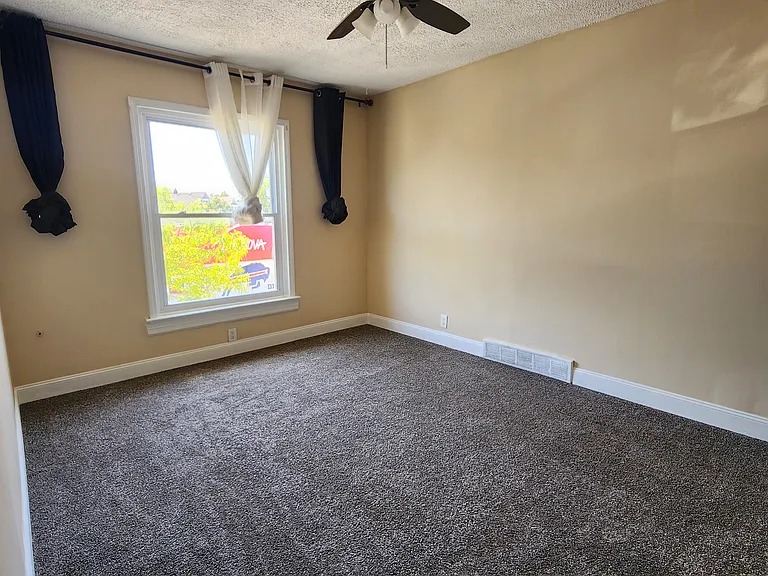 370 W Ferry St #2 — Photo 6