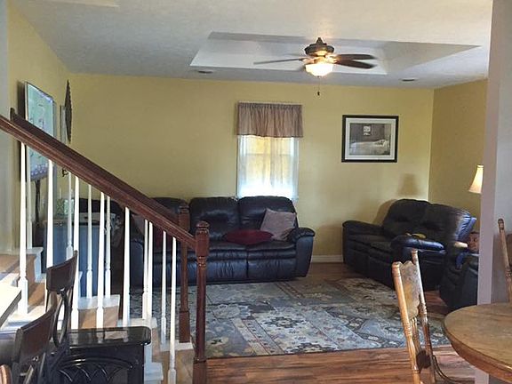 4th image of 110 Elm St