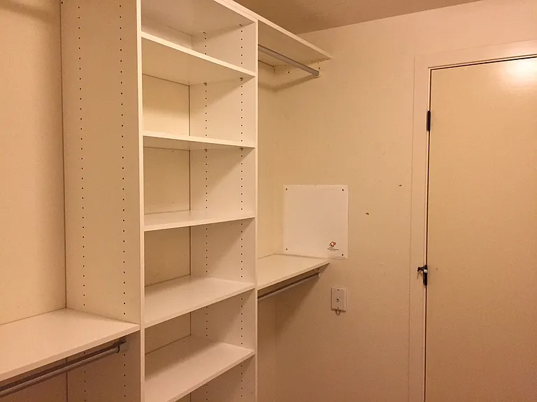 Newell Court Apartments, downtown Mercer Island — Photo 17