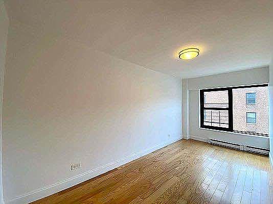 1st image of 301 W 130th St #D5