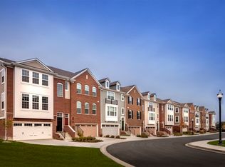 2496 Huntleigh Ln #903, Woodridge, IL