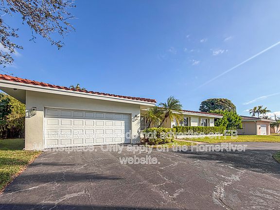 2nd image of 2221 NE 32nd Ct