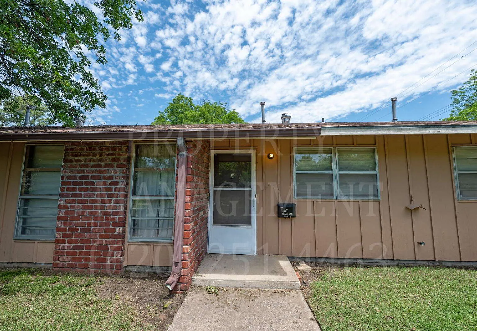 2 bed, 1.0 bath, $850 — Photo 1