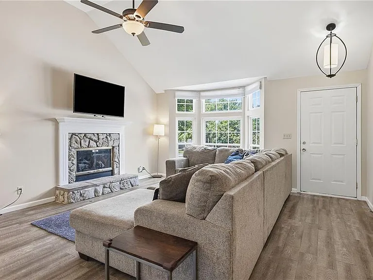 14709 Goodman St — Photo 3