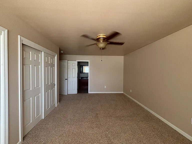 2863 Greenhorn Ct — Photo 32