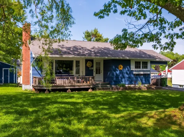 110 Brook St, Lunenburg, NS B0J 2C0