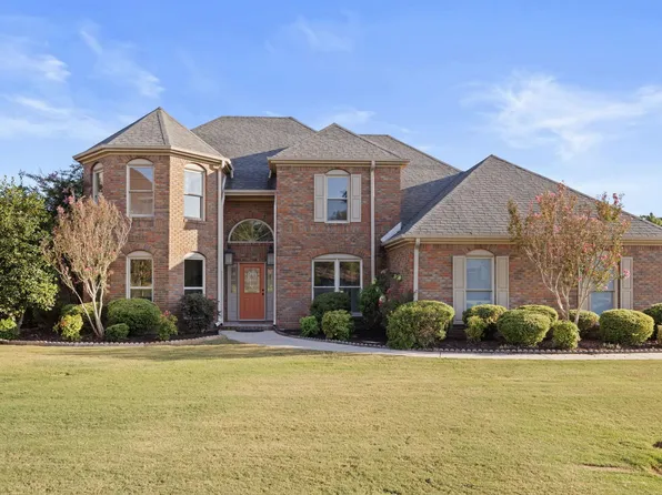 3425 Cypress Ln, Muscle Shoals, AL 35661