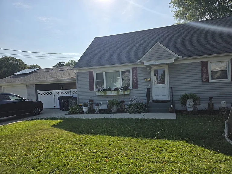 200 Benham Hill Rd — Photo 1