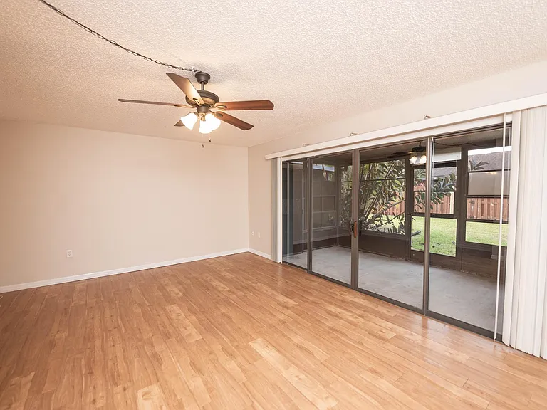 47 Bogart Pl — Photo 10
