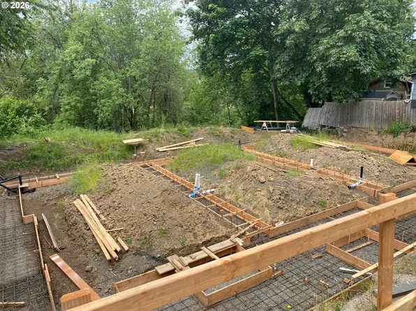 801 SE Davis St, McMinnville, OR 97128