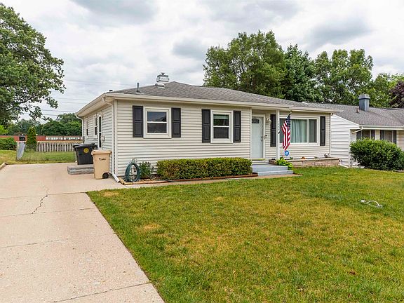 2nd image of 1246 Sussex Dr