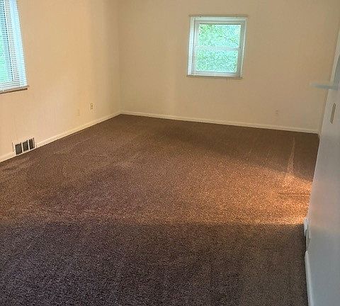 4th image of 212 Lutz Rd
