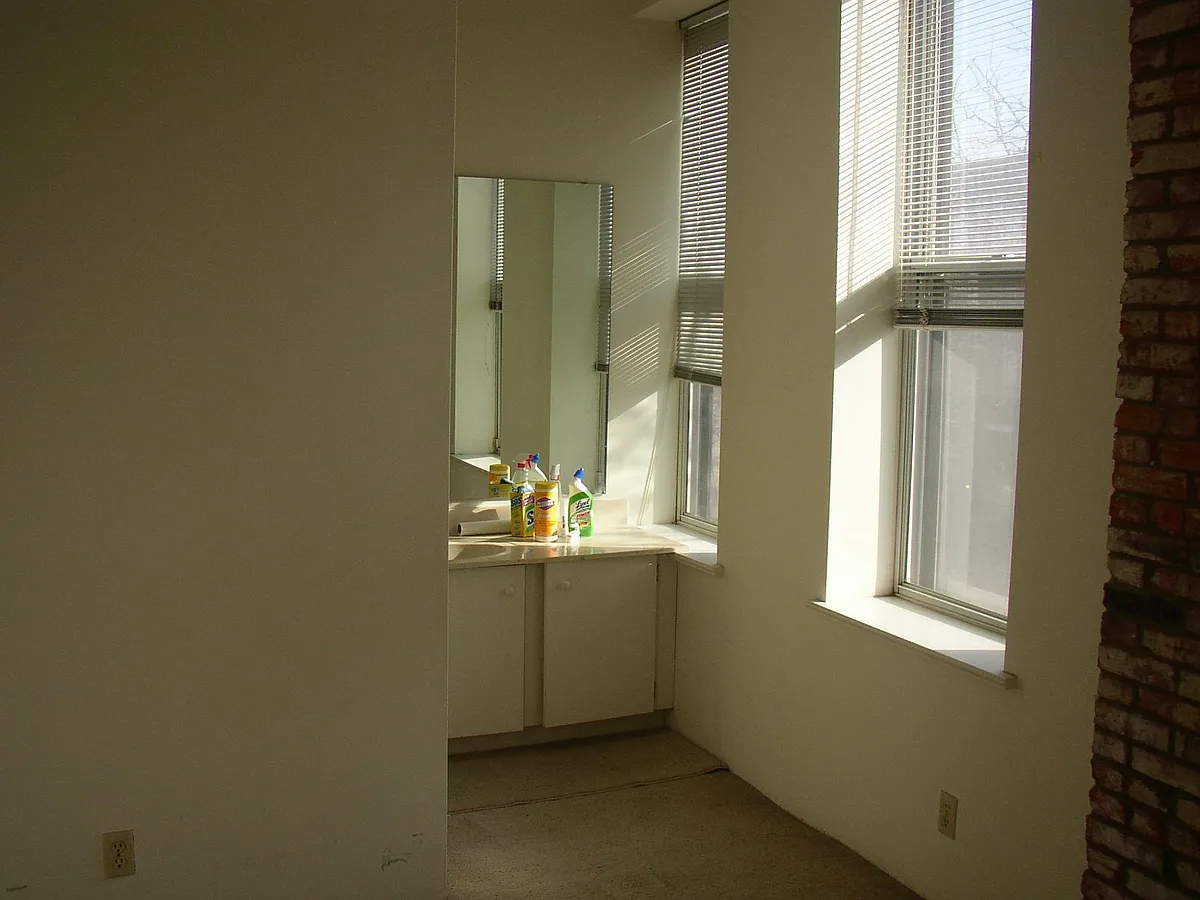 Building Photo - 2356 Menard St #2R