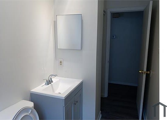 3rd image of 4223 E Kennerly Ave #1F