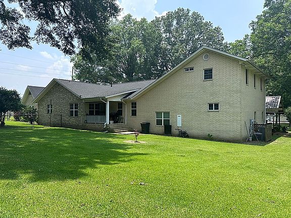 2nd image of 504 W Main St