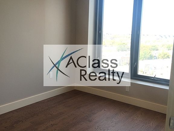 5th image of 2716 Hoyt Ave S #D