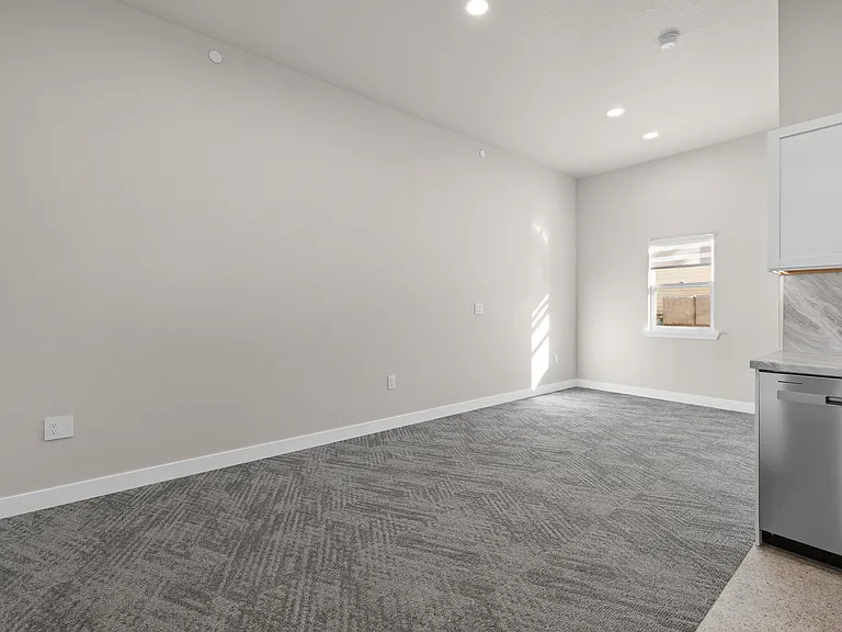 Ponderosa Apartments — Photo 8