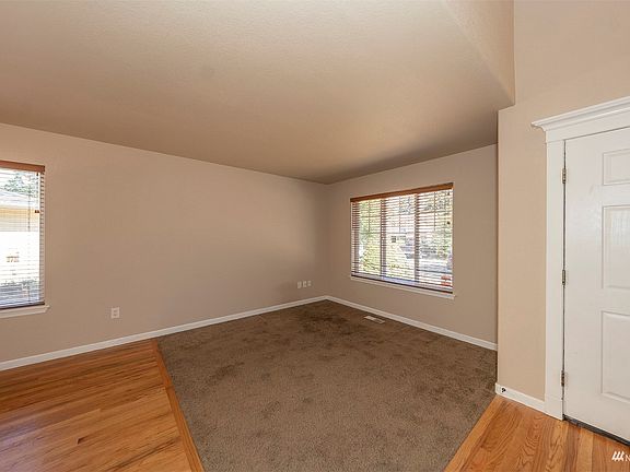 5th image of 15408 105th Ave SE